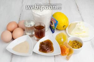 Чтобы приготовить куличи, нужно взять для теста воду, дрожжи сухие, сахар, муку, яйца, мёд, масло сливочное, цедру лимона, соль, ванилин; для начинки — цукаты (разные), изюм, коньяк, муку; для смазки куличей — желток и воду; для проката теста перед формовкой — муку.