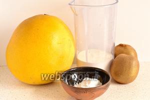 Для приготовления этого нежного десерта понадобится небольшой набор продуктов: помело, киви, сливки (33-35%, кондитерские для взбивания) и сахарная пудра.