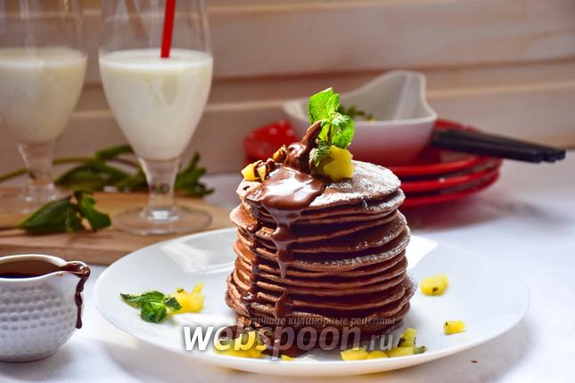 Фото Шоколадные панкейки с кунжутом и яблочно-мятным соусом
