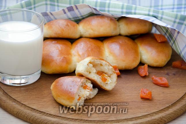 Фото Духовые пирожки с творогом и курагой, в хлебопечке
