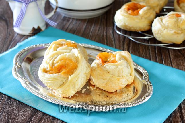 Фото Слойки с грибами и сыром