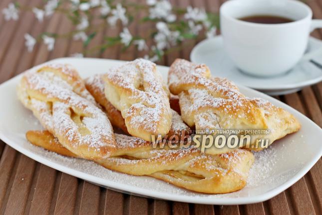 Фото Слойки с яблоками из творожного теста