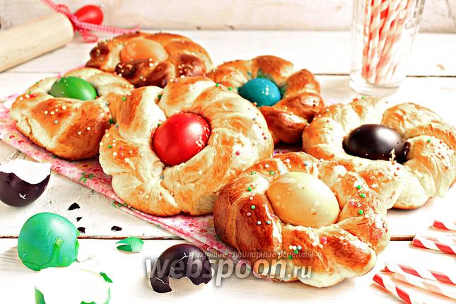 Фото Сдобные плетёночки с крашенками