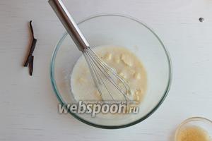 Вылить сквозь сито на поломанный шоколад. Размешать до однородности. Остудить (80°С), ввести желатин. Убедитесь, что нет комочков (крупинок).