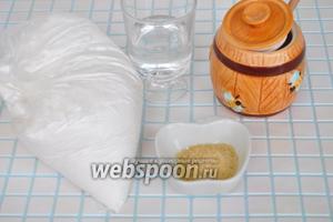 Для приготовления мастики потребуется качественная и очень тонкая сахарная пудра, желатин, мёд Внимание — 125 миллилитров или 175 г! В данном случае это одно и то же количество мёда, так как 175 грамм мёда занимает именно 125 мл объёма.