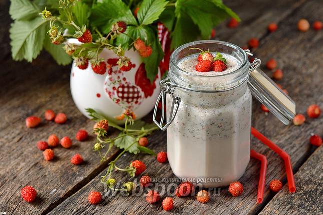 Фото Молочный коктейль с земляникой