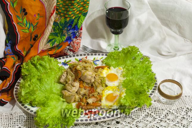 Фото Капуста тушёная с куриной грудкой