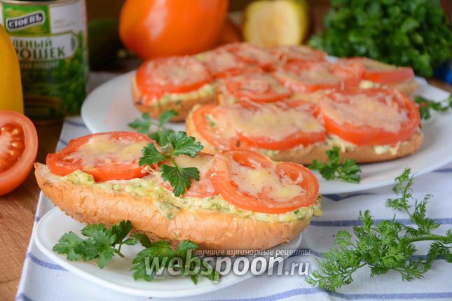 Фото Горячие бутерброды с сыром и помидорами
