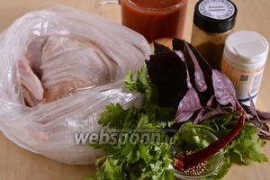 Чтобы сделать чахохбили из курицы в мультиварке понадобится: цыплёнок (предварительно разделать на кусочки), консервированные томаты, специи, соль и свежие травы. Мультиварка или скороварка у вас это не важно, бренда редмонд, панасоник или поларис тоже особо роли не играет, главное соблюдать все шаги в приготовлении чахохбили из курицы.