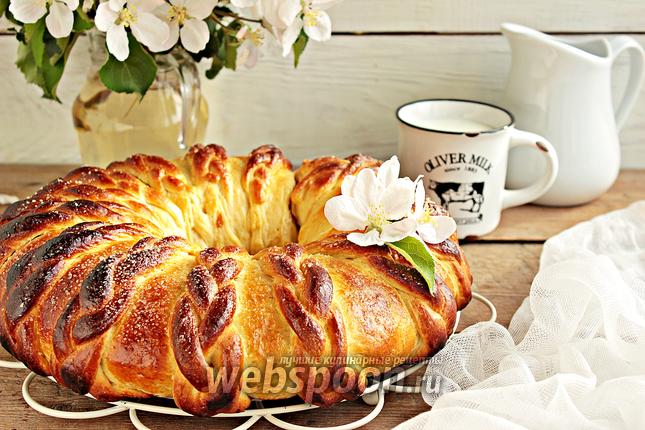 Фото Венок с вишней и грецким орехом