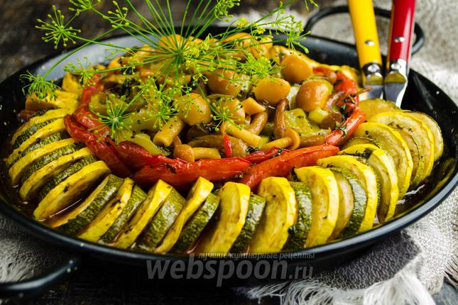 Фото Рататуй из цукини с грибами и стручковой фасолью