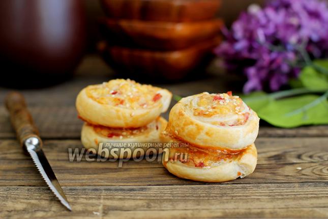 Фото Слойки с ветчиной и сыром
