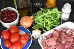 Для приготовления салата нам понадобится куриная печень, луковица, помидоры черри, руккола, чеснок, бальзамический уксус, оливковое масло, соль и чёрный молотый перец.