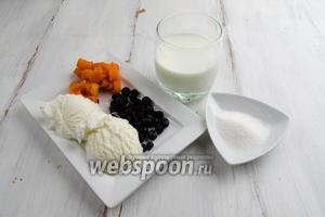 Чтобы приготовить коктейль, нужно взять замороженные фрукты (смотри советы по заморозке абрикос), мороженое, молоко (очень холодное), сахар.