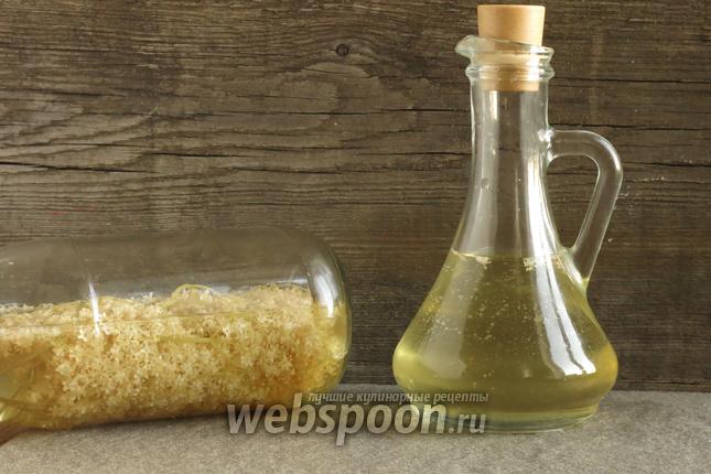 Фото Уксус с цветами бузины
