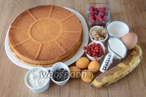 Для приготовления нам понадобятся коржи бисквитные готовые, молоко, сахар, ванилин, мука пшеничная, яйцо, абрикосы, бананы, шоколадные дропсы, смородина красная, смородина белая, малина.