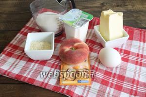 Берём такие продукты. Персики у меня плоские, 1 яйцо, сахар, муку, миндаль молотый, масло сливочное, разрыхлитель.