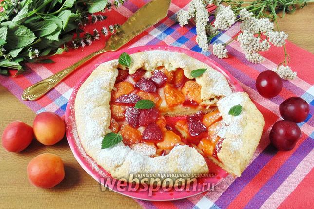 Фото Галета с алычой и абрикосами