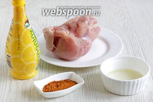 Для приготовления куриных отбивных в лимонном соке возьмём крупную куриную грудку, лимонный сок, растительное масло, соль, специи для такос, в их состав уже входит чеснок.