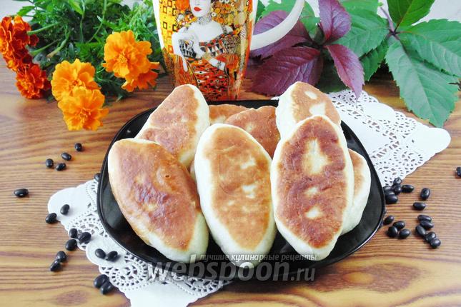Фото Жареные пирожки с чёрной фасолью