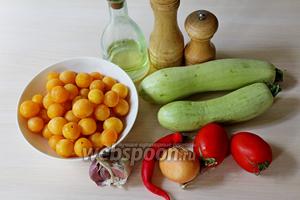 Приготовим все ингредиенты: кабачок, алычу, перец острый, лук, чеснок, помидоры, масло, соль, сахар.