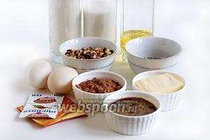 Для приготовления брауни с грецкими орехами возьмём муку, сахар, масло растительное, сливочное, орехи, шоколадные капли, соль, ванилин, яйца, кофе, какао, ванилин и разрыхлитель.