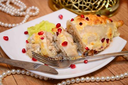 Фото рецепта Кальмар запечённый с курицей и гранатом