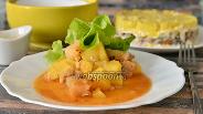 Фото рецепта Филе тилапии с кальмарами и картофелем в томатной подливке