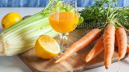 Фото рецепта Сок сельдерея с морковью
