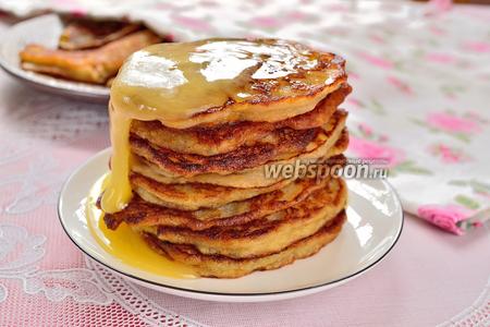 Фото рецепта Банановые оладьи «Очень банановые»