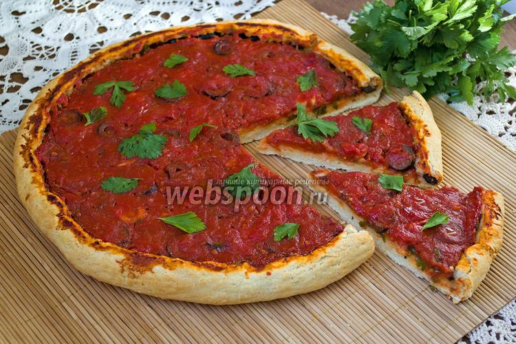 Фото Пицца без сыра с маслинами и чесноком