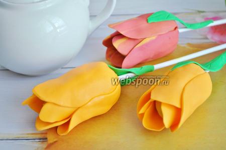 Фото рецепта Кейк попсы тюльпаны