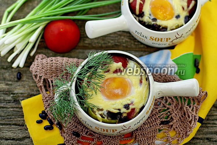 Фото Чёрная фасоль с грибами и яйцом