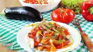 Фото рецепта Тёплый салат с куриной грудкой и овощами