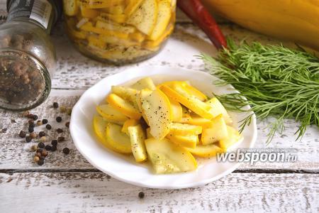 Фото рецепта Салат из цукини на зиму