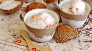 Фото рецепта Кокосовое мороженое с персиком