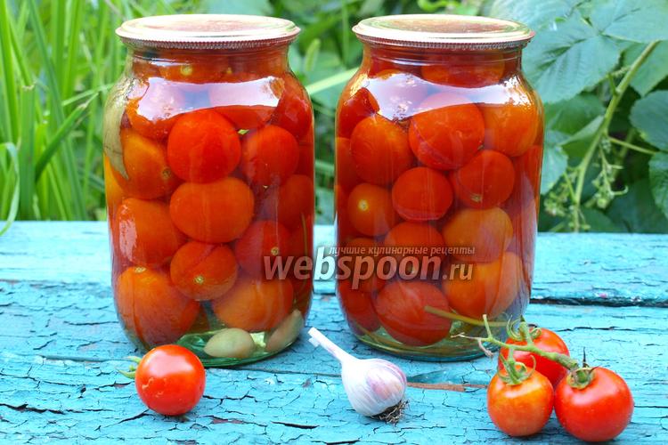 Фото Консервированные помидоры черри с петрушкой