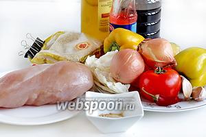 Для приготовления салата возьмём куриное филе, репчатый лук, помидор, морковь, сухой имбирь, сладкий перец (лучше разных цветов), чеснок, капусту белокочанную (можно взять брокколи или цветную), соевый соус, кунжутное и обычное растительное масло, соус чили остро-сладкий, кунжут, кинзу.