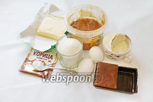 Для приготовления пряника покровского нужно взять муку, масло, яйца, сахар, мёд, соду (не гасить), корицу, мармелад, яблоко.