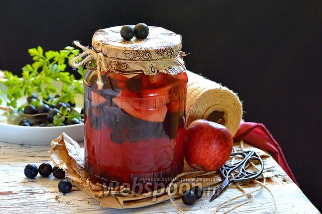 Фото Компот из тёрна и яблок на зиму