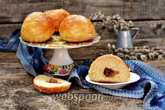 Фото Дрожжевые булочки с изюмом