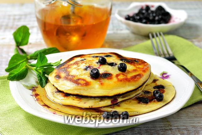 Фото Панкейки с черникой