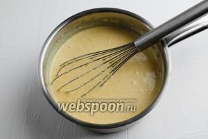 Снова перемешать массу с помощью венчика.