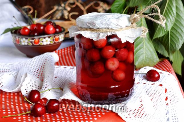 Фото Компот из черешни с косточками на зиму