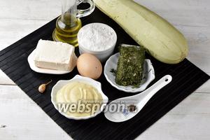 Для приготовления кабачкового торта с плавленым сыром нам понадобятся кабачки, плавленные сырки, чеснок, майонез, укроп, мука, яйца, соль, перец, подсолнечное масло.