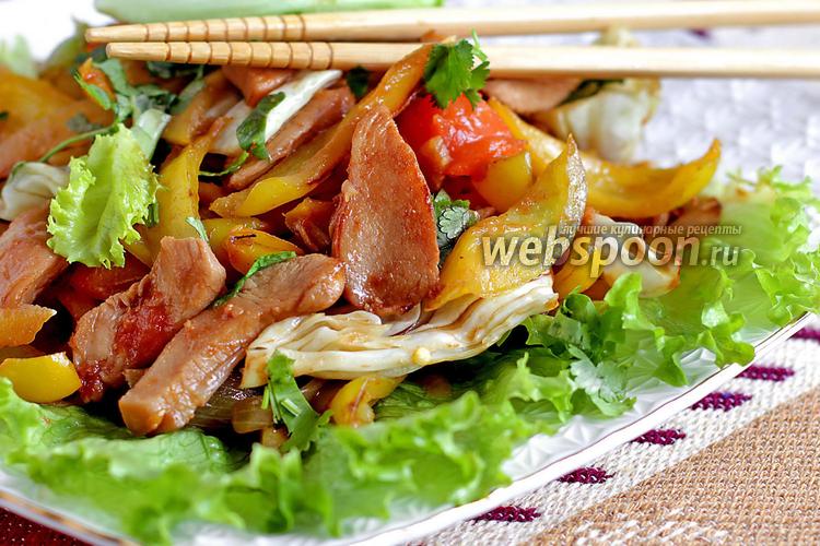 Фото Тёплый салат из куриного филе по-тайски