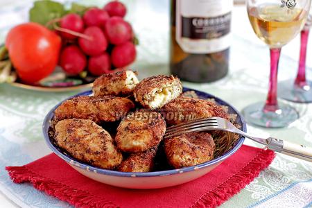 Фото рецепта Куриные котлеты с сыром и яйцом