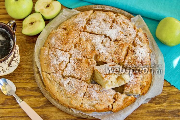 Видео рецепт “Простой пирог на сметане с яблоками”