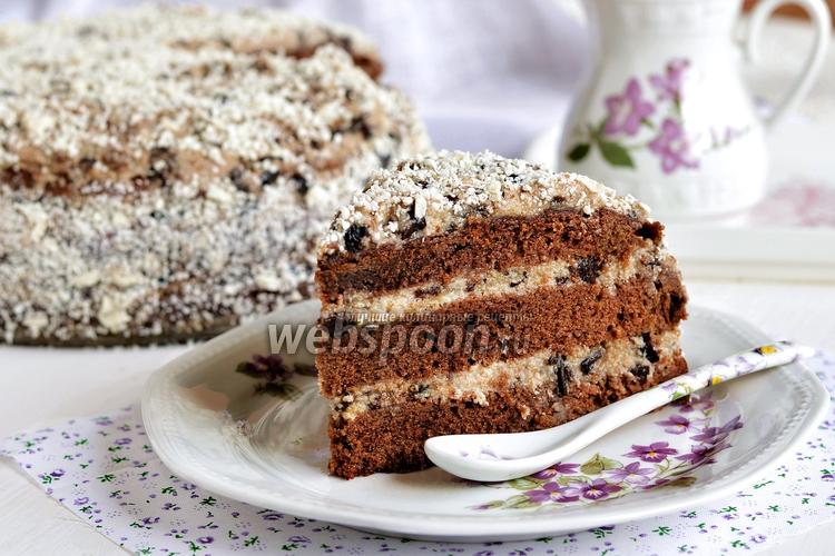 Фото Шоколадный торт с черносливом