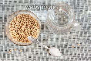 Основной набор ингредиентов для приготовления соевого сыра Тофу в домашних условиях: вода питьевая, соевые бобы и лимонная кислота.
